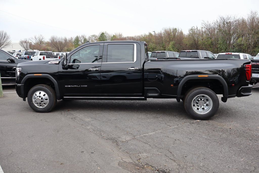 New 2026 GMC Sierra 3500 Denali w/ Denali Reserve Package AWD/4WD image 5