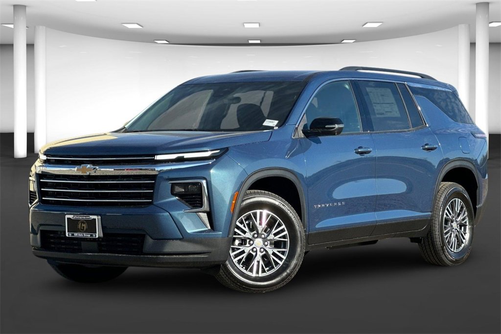 New 2026 Chevrolet Traverse LT w/ Driver Confidence Package image 2