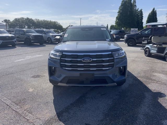 Used 2026 Ford Explorer Active w/ Active Comfort Package RWD image 2