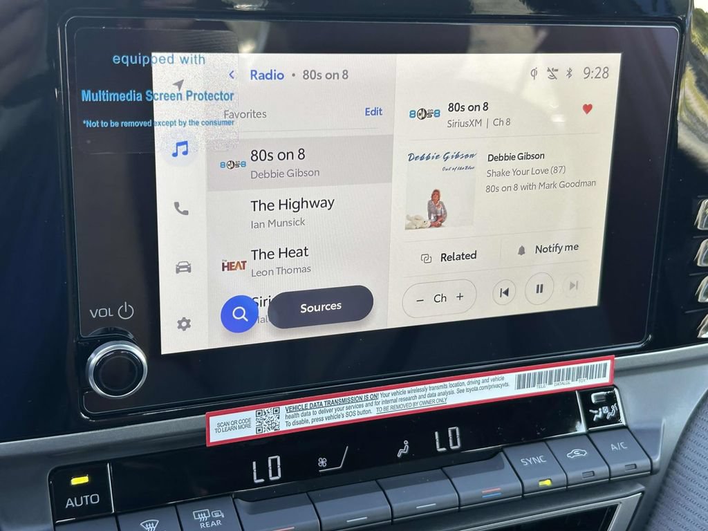 New 2026 Toyota Camry Hybrid FWD image 24
