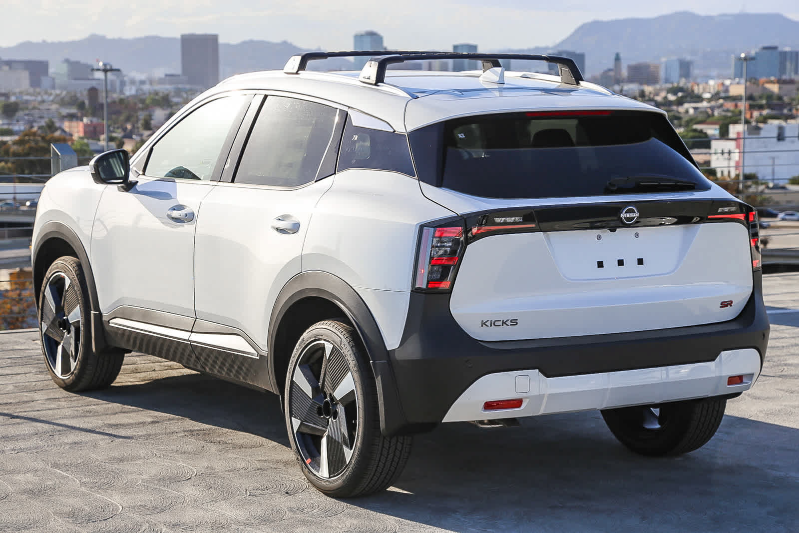 New 2025 Nissan Kicks SR FWD image 6