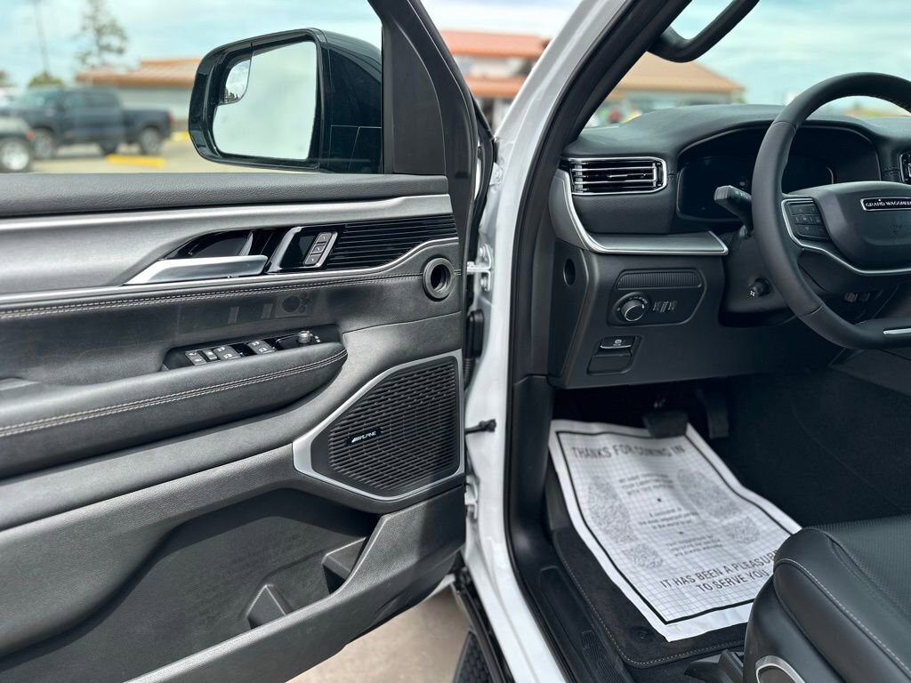 New 2026 Jeep Grand Wagoneer 4WD image 14