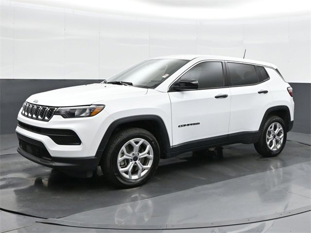 Used 2025 Jeep Compass Sport image 7