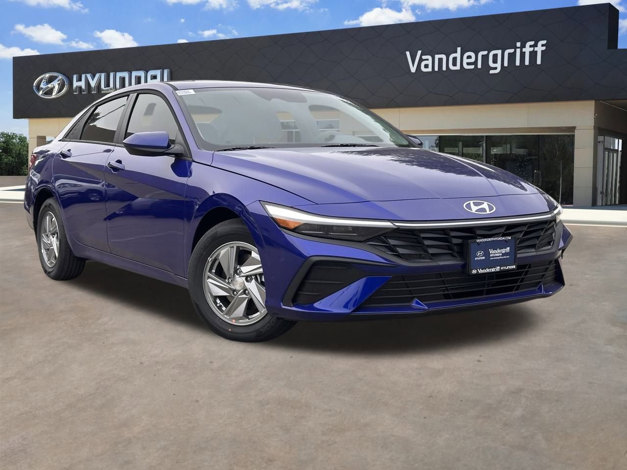 New 2025 Hyundai Elantra SE