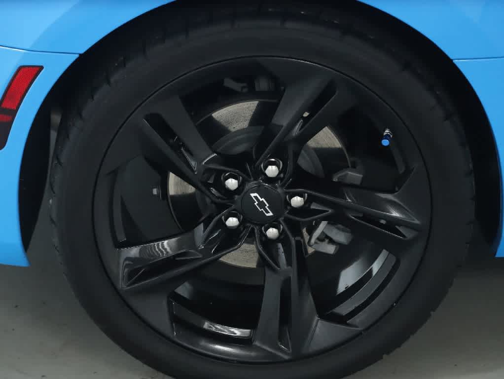 Used 2022 Chevrolet Camaro LT RWD image 12