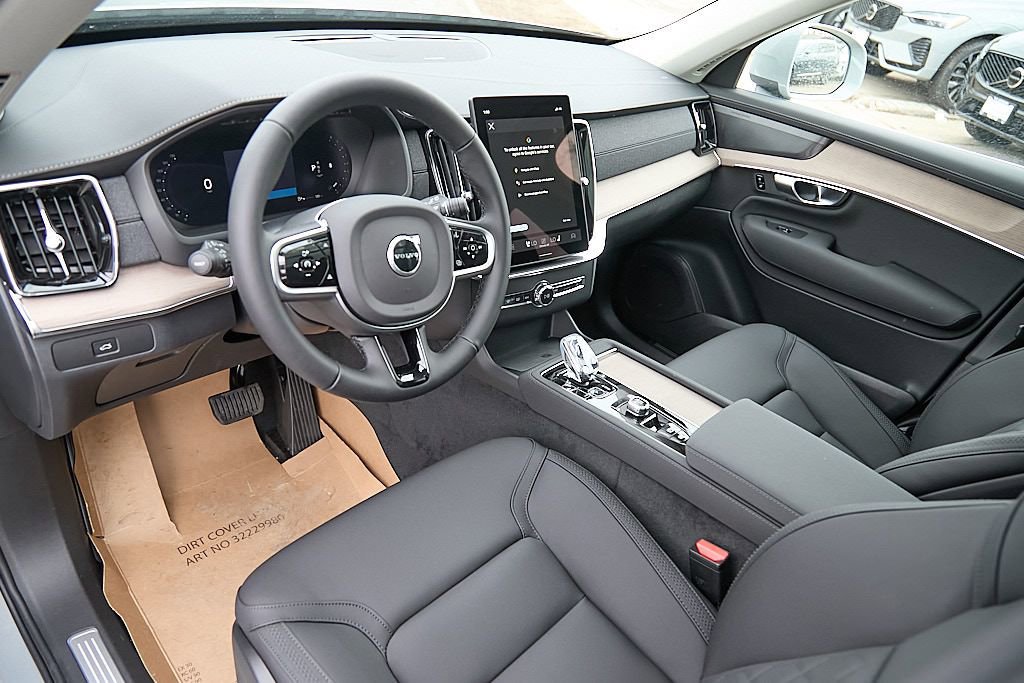 New 2026 Volvo XC90 B6 Plus w/ Protection Package image 12