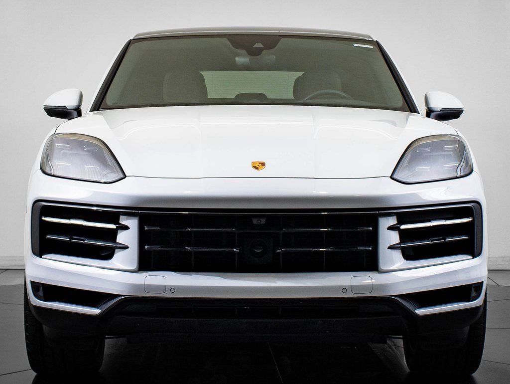 Certified 2024 Porsche Cayenne Coupe AWD/4WD image 11