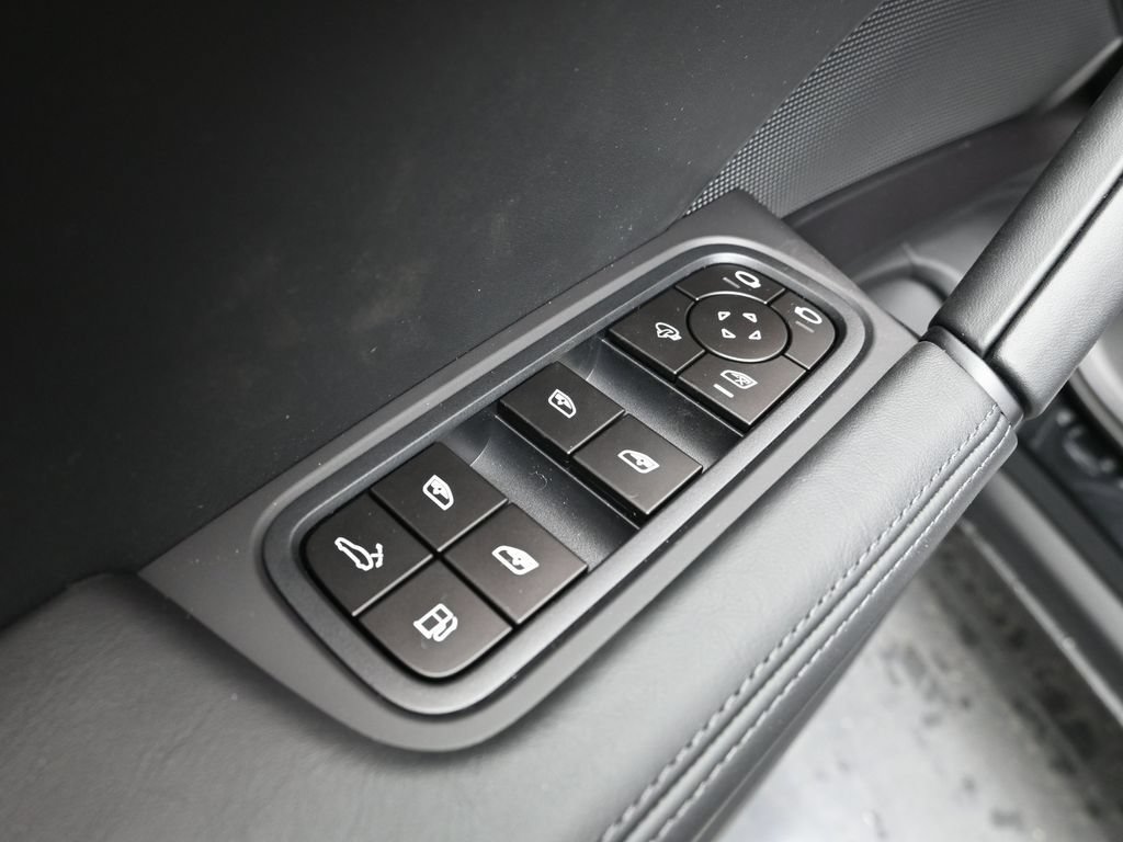 New 2026 Porsche Cayenne E-Hybrid AWD/4WD image 9