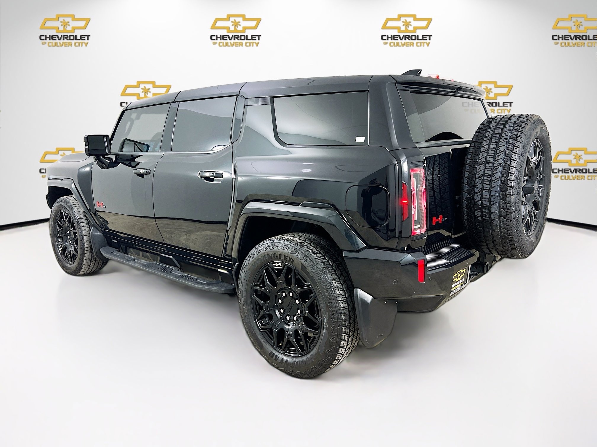 Used 2024 GMC Hummer EV 2X w/ LPO, Sport Package image 5