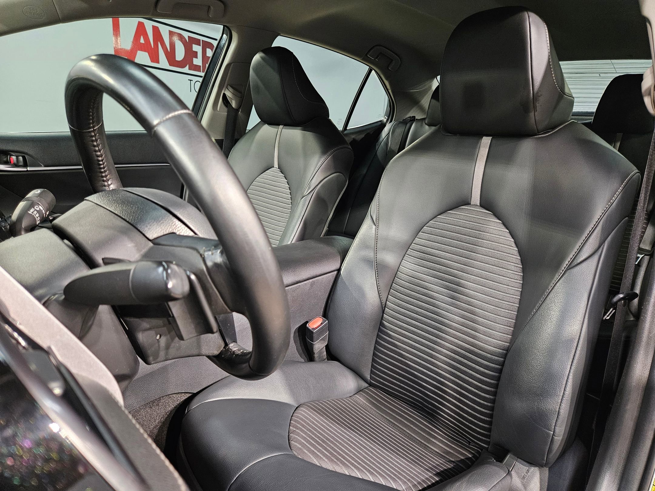 Used 2020 Toyota Camry SE image 23