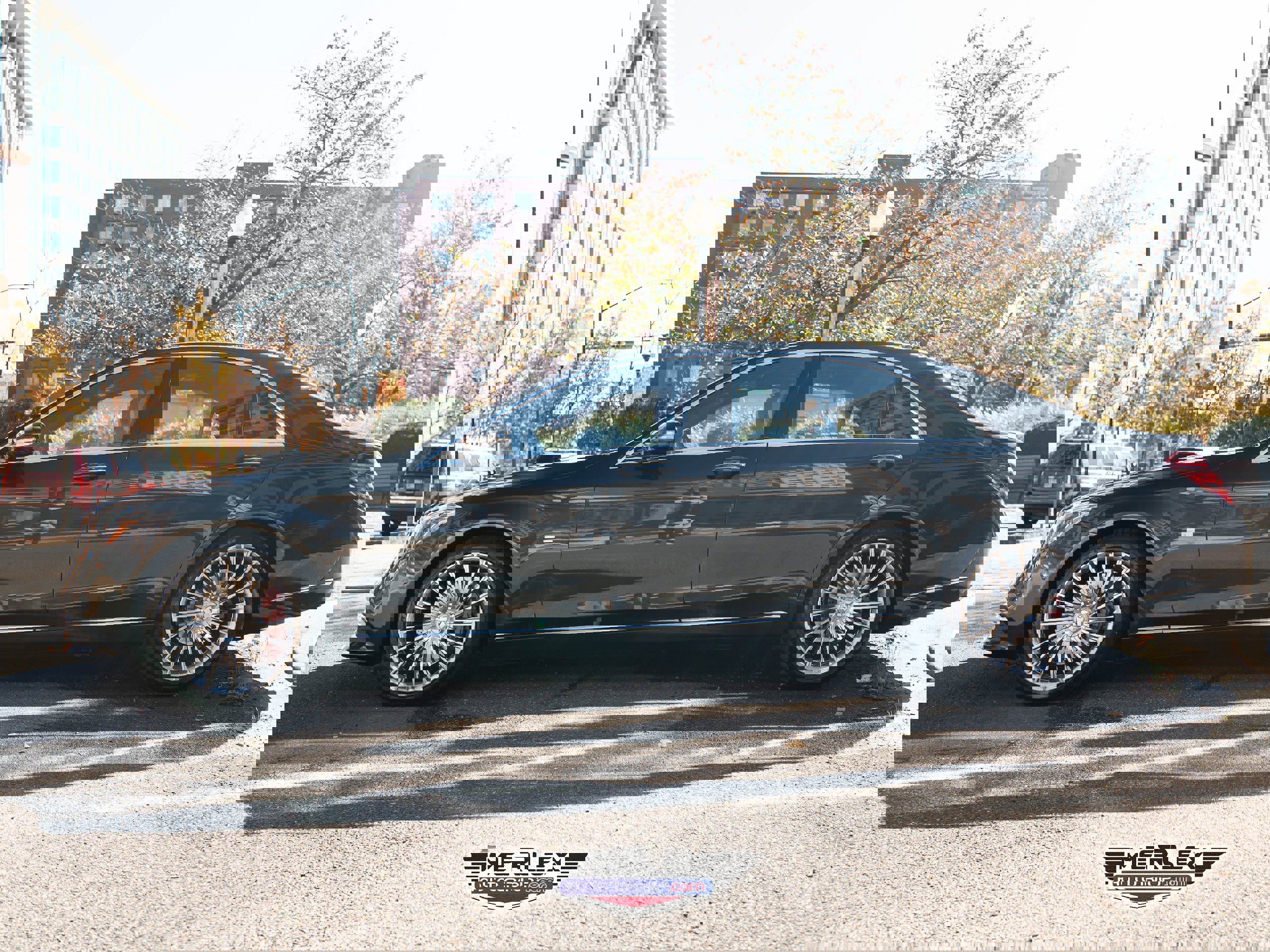 Used 2019 Mercedes-Benz S 560 4MATIC Sedan w/ Premium Package image 4