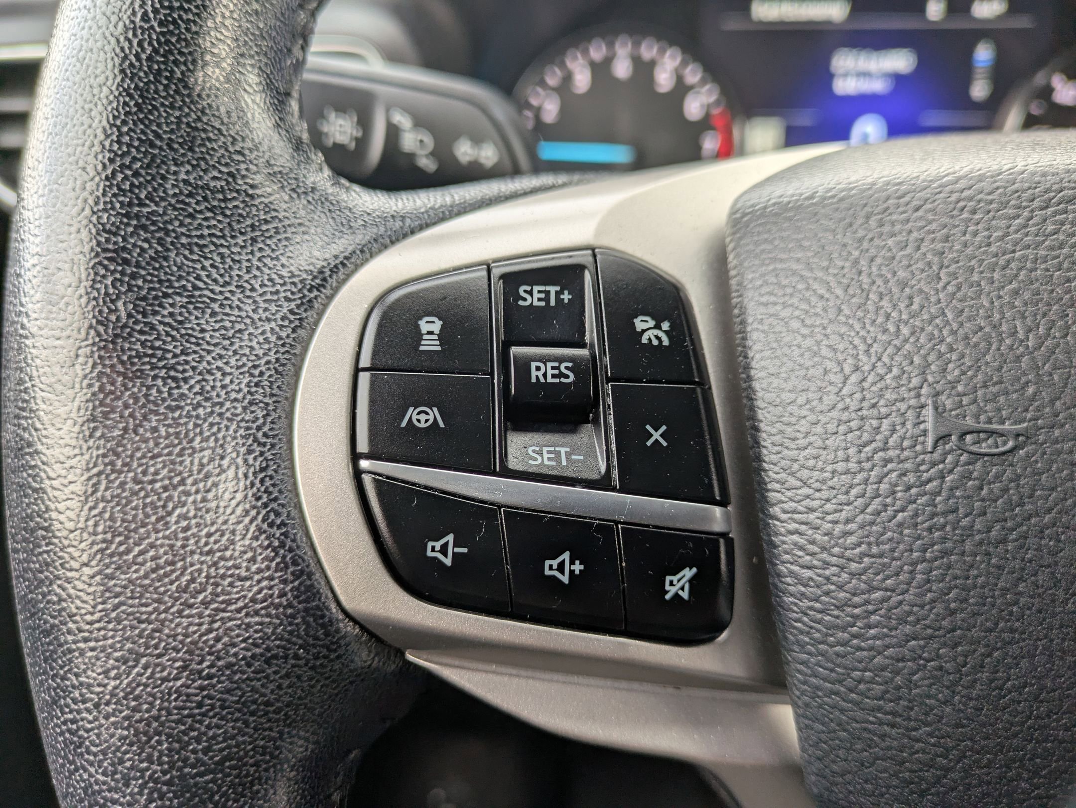 Used 2021 Ford Explorer XLT w/ Equipment Group 202A image 18