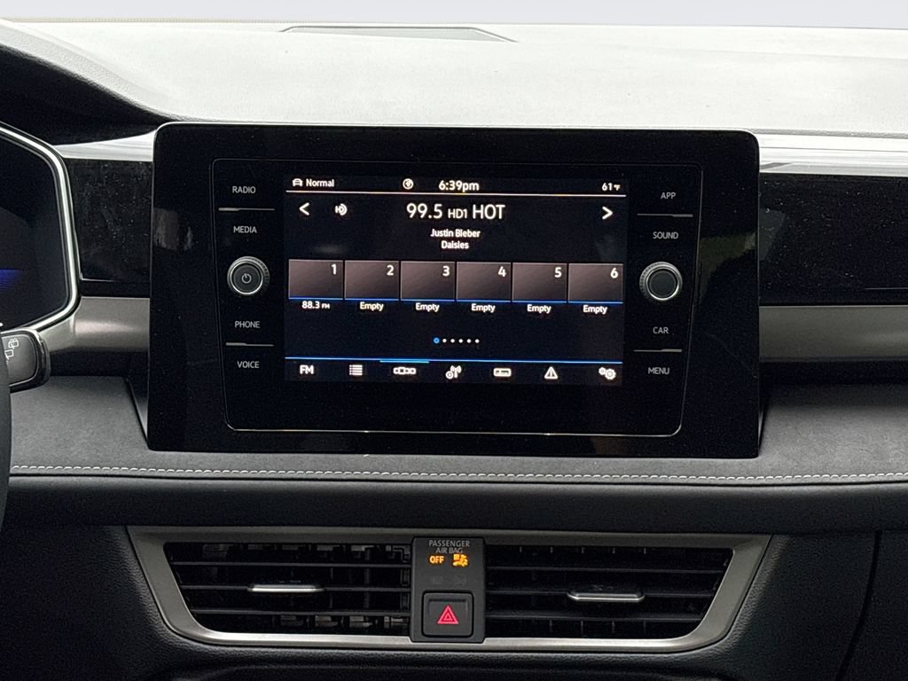 New 2026 Volkswagen Taos SE AWD/4WD image 12