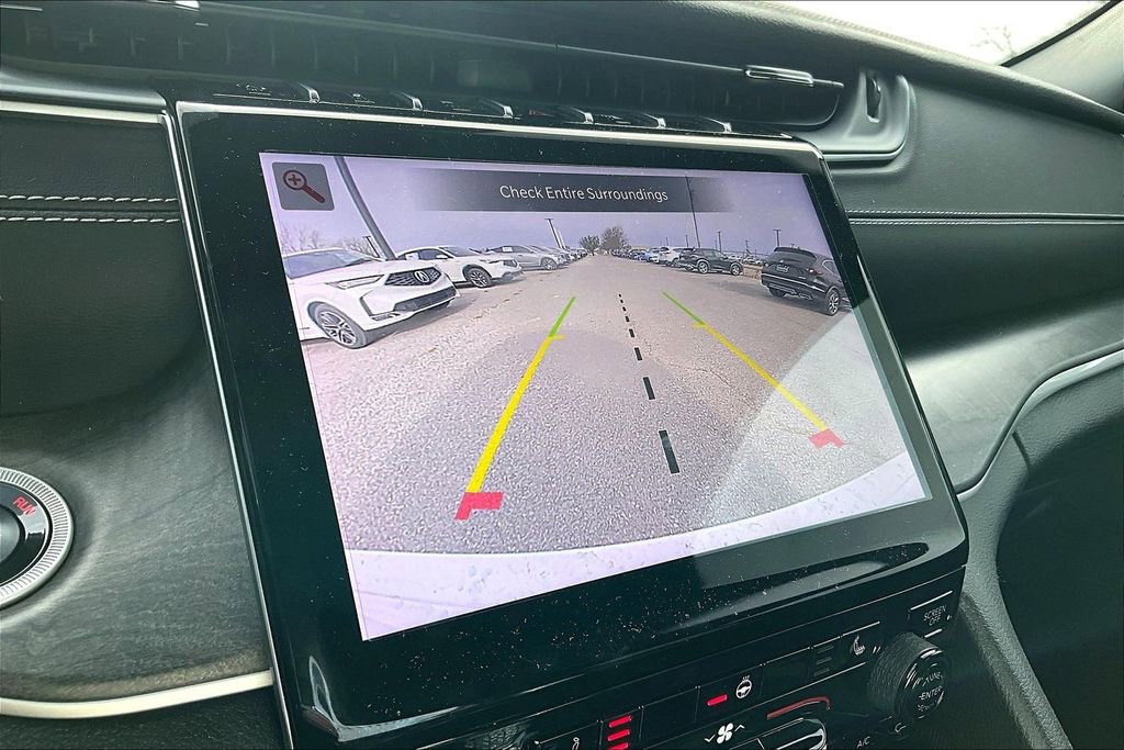 Used 2024 Jeep Grand Cherokee Limited w/ Black Appearance Package image 31