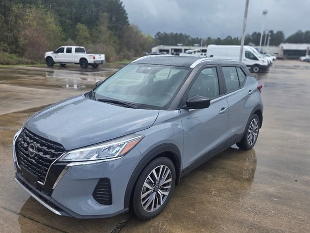 Used 2023 Nissan Kicks SV image 1