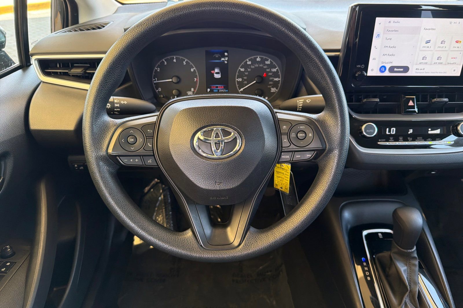 Used 2024 Toyota Corolla LE FWD image 17