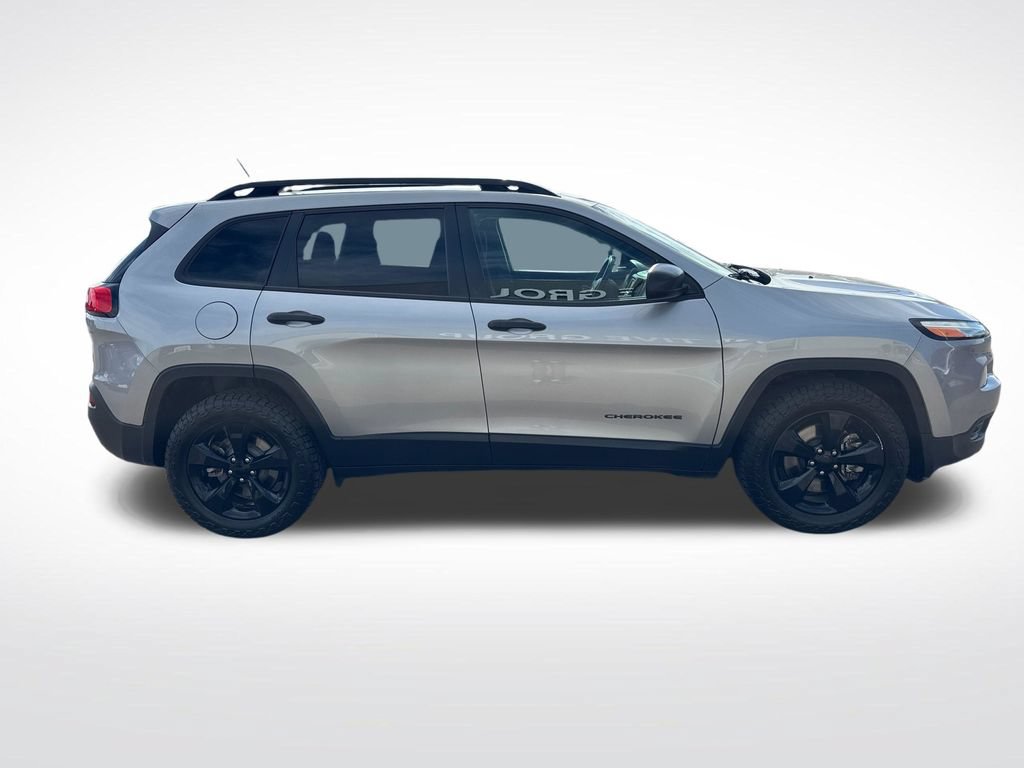 Used 2017 Jeep Cherokee Sport AWD/4WD image 6