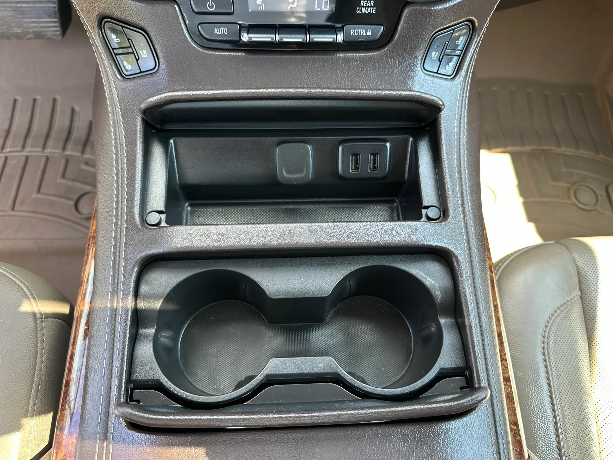 Used 2020 Chevrolet Suburban Premier AWD/4WD image 29