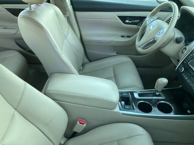 Used 2013 Nissan Altima 2.5 SL w/ Technology Pkg image 5