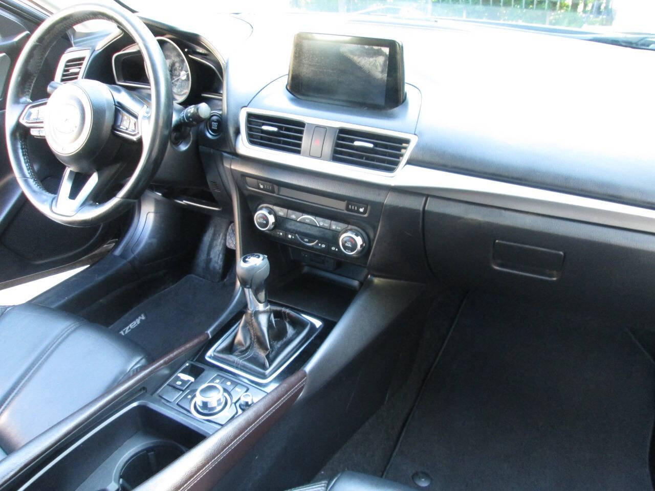 Used 2017 MAZDA MAZDA3 Touring FWD image 19