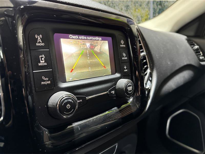 Used 2018 Jeep Compass Latitude image 21