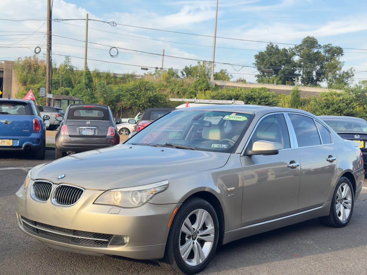 Used 2010 BMW 528i xDrive Sedan AWD/4WD image 2