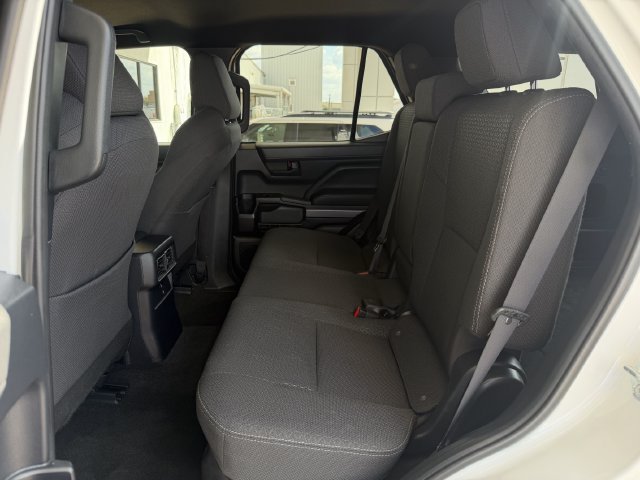 Certified 2025 Toyota 4Runner SR5 AWD/4WD image 25