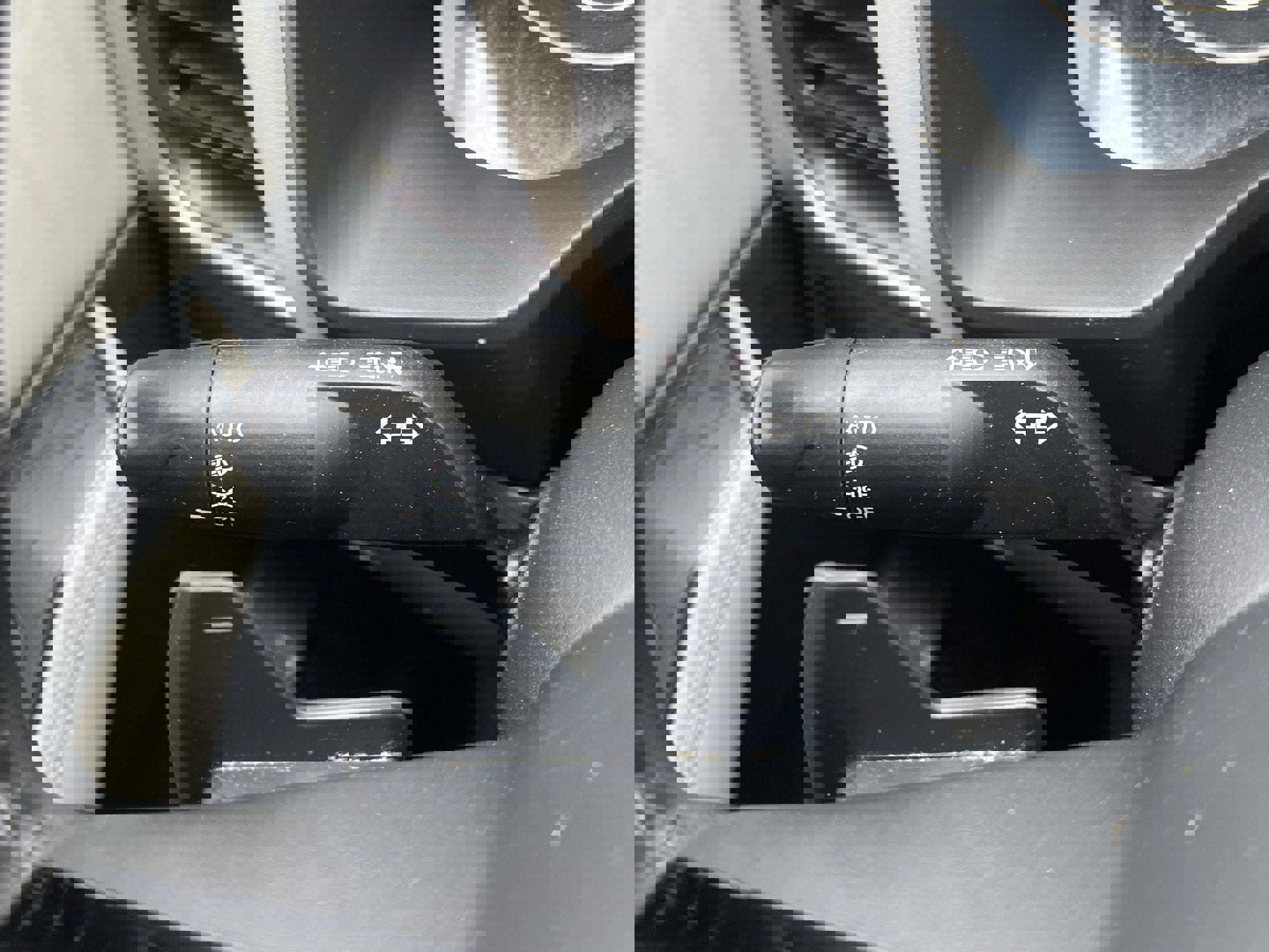 Used 2021 Nissan Rogue SV w/ Premium Package image 9