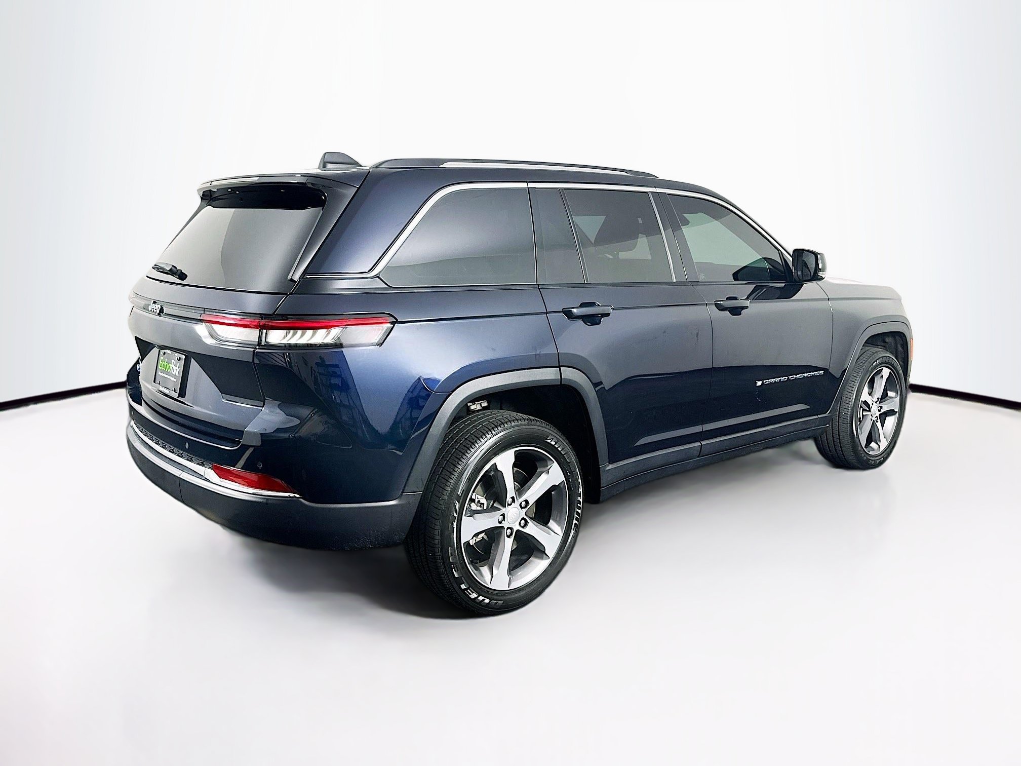 Used 2024 Jeep Grand Cherokee Limited 4xe AWD/4WD image 9