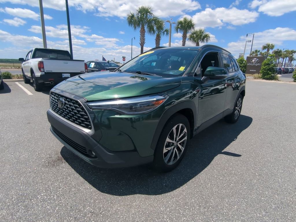 Used 2022 Toyota Corolla Cross XLE image 8