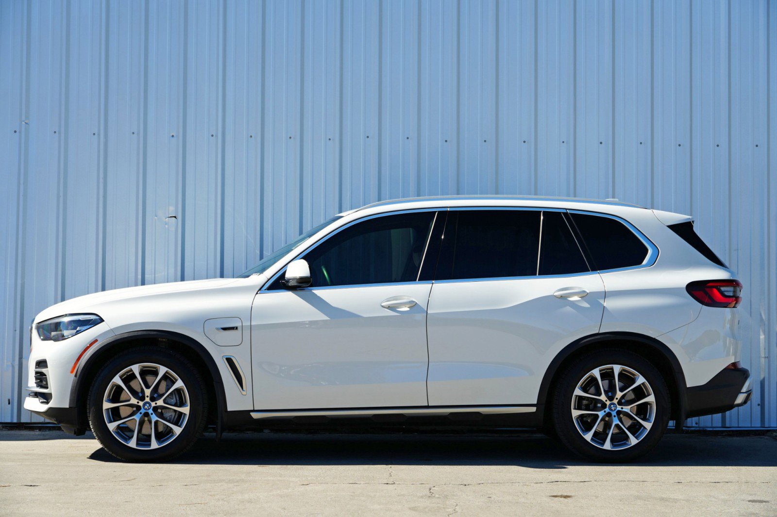 Used 2022 BMW X5 xDrive45e AWD/4WD image 8
