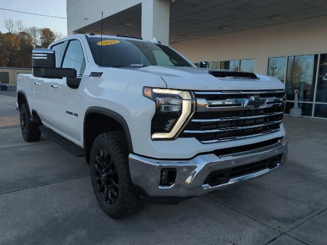 Used 2025 Chevrolet Silverado 2500 LTZ w/ LTZ Premium Package AWD/4WD image 1