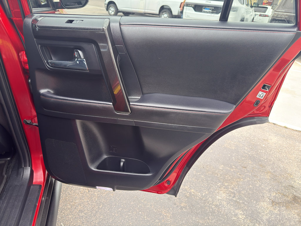 Used 2024 Toyota 4Runner TRD Off-Road Premium AWD/4WD image 11