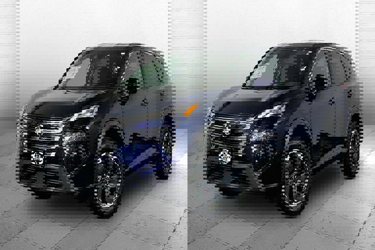 Used 2025 Nissan Rogue SV image 12