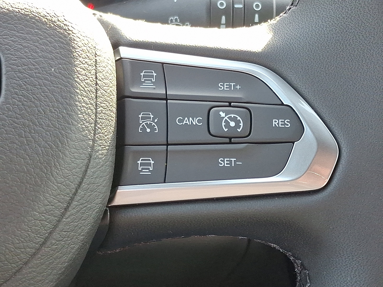 New 2026 Jeep Compass Limited image 10