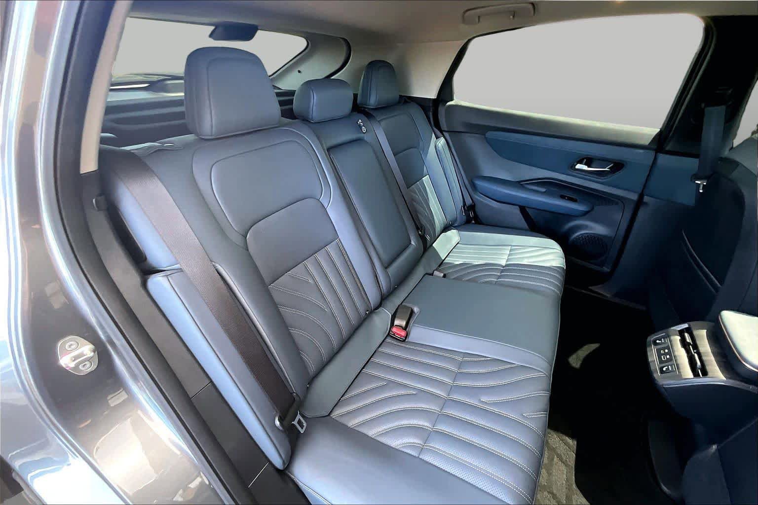 Used 2024 Nissan Ariya AWD image 20