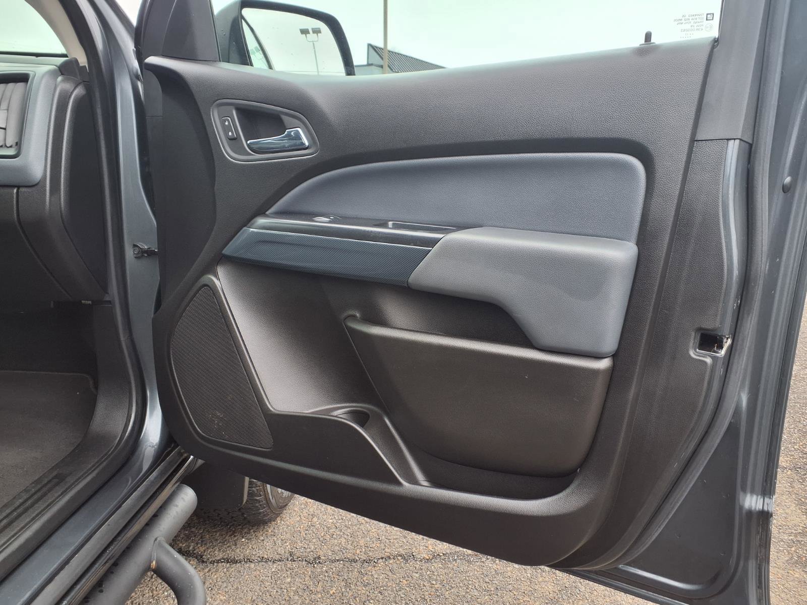 Used 2017 Chevrolet Colorado Z71 image 14