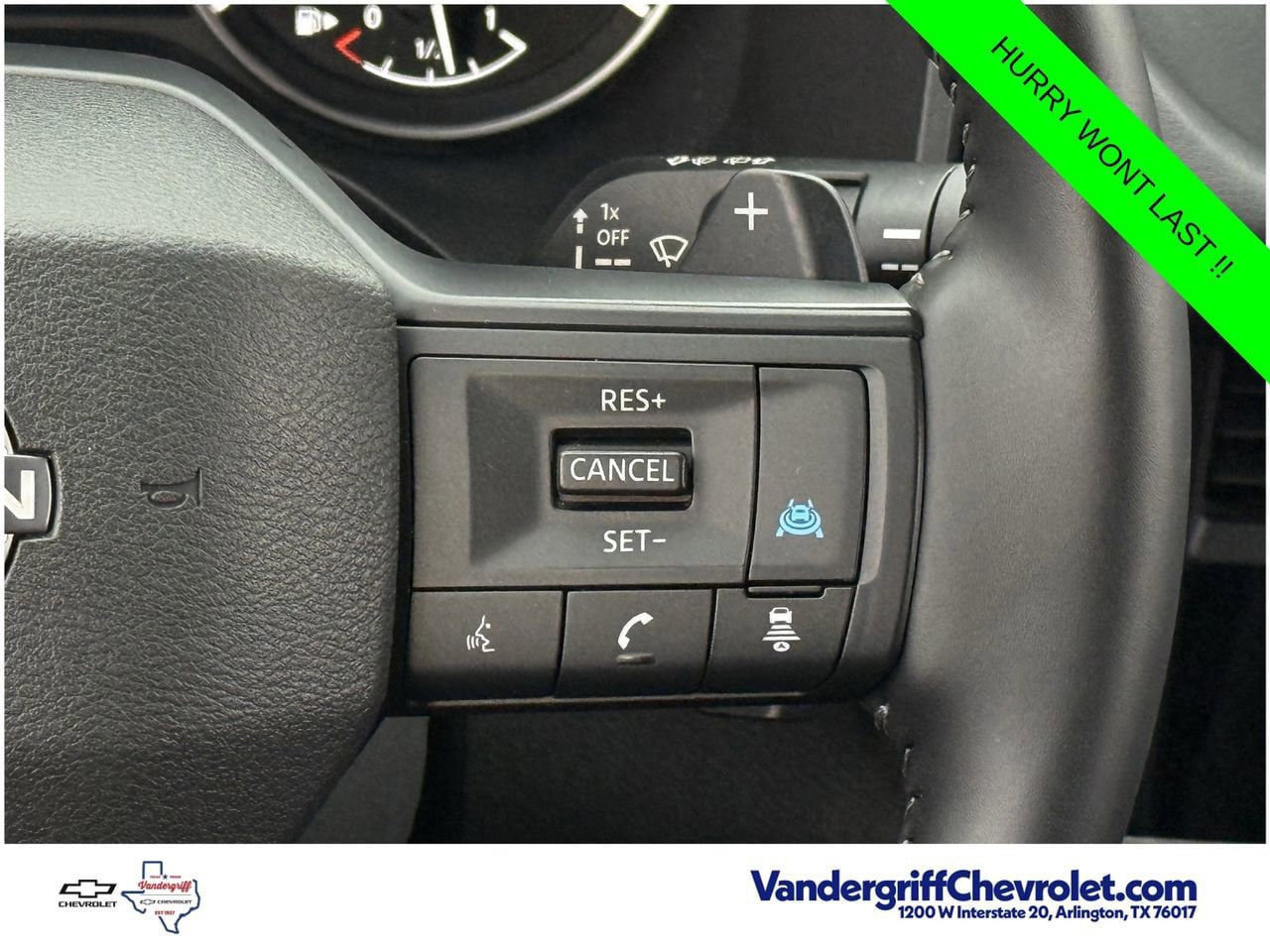 Used 2025 Nissan Rogue SV AWD/4WD image 14