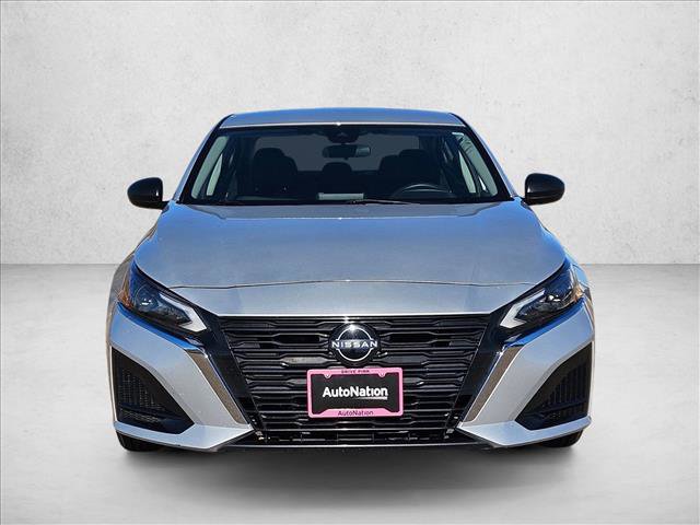 Used 2024 Nissan Altima 2.5 SV image 2