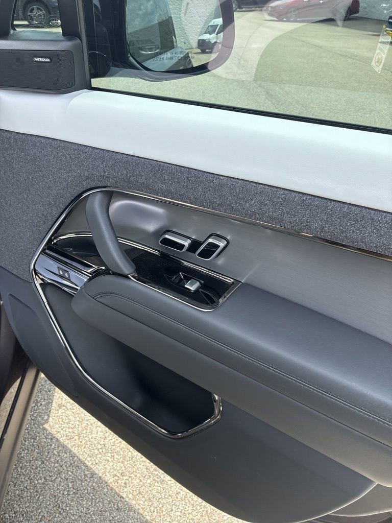 Used 2023 Land Rover Range Rover Sport SE Dynamic image 2