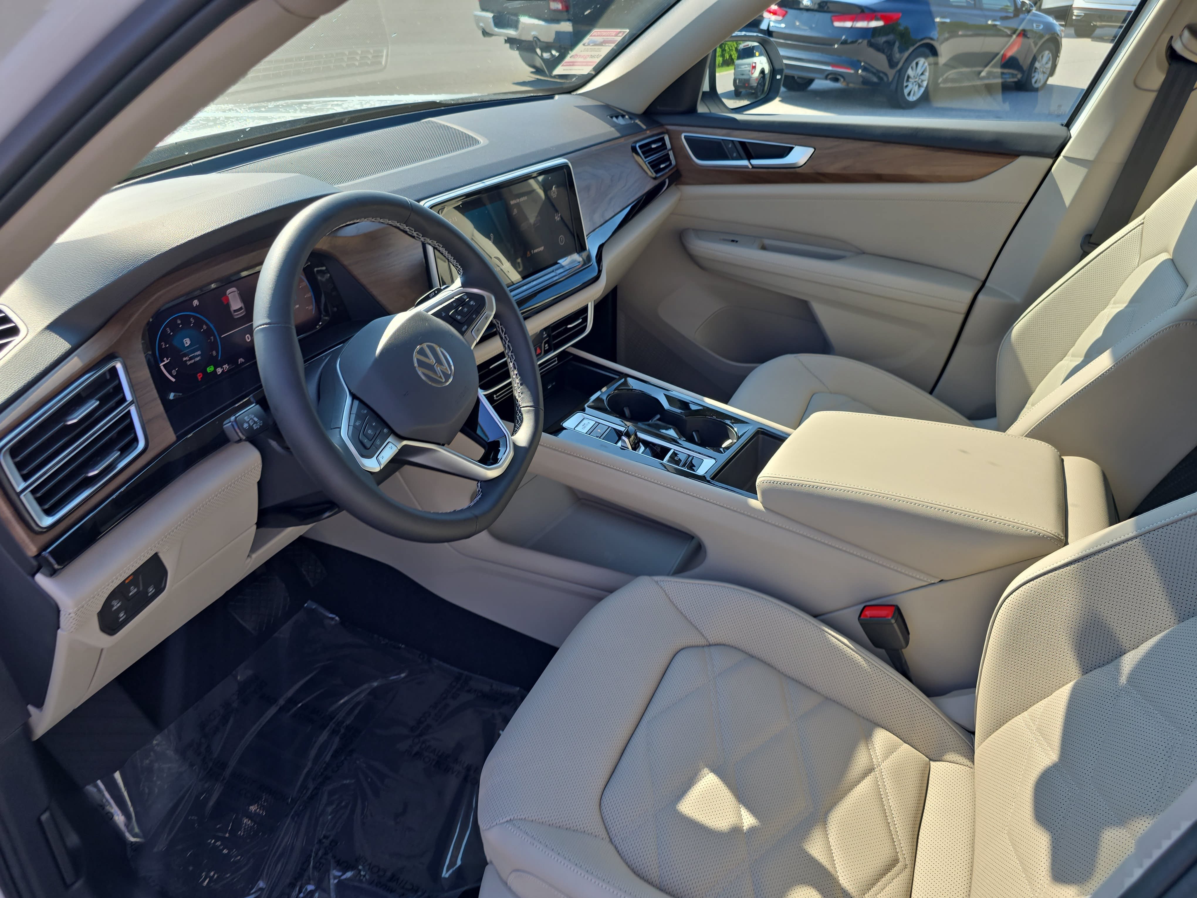 New 2026 Volkswagen Atlas SE FWD image 17