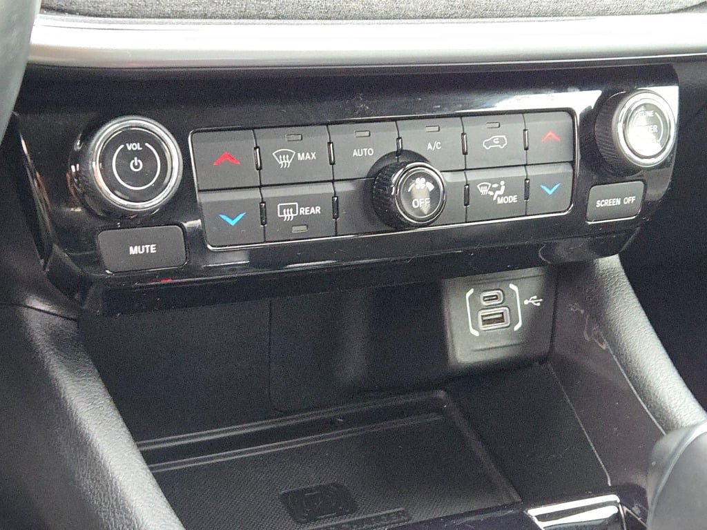 Used 2022 Jeep Compass Latitude w/ Convenience Group image 26