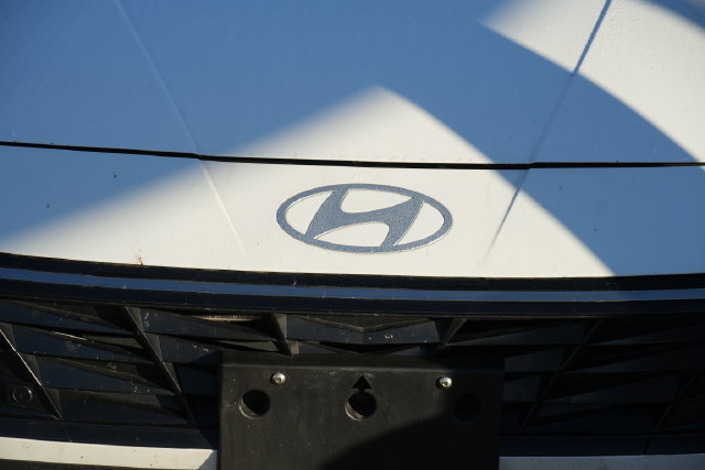 Used 2025 Hyundai Elantra SEL FWD image 6