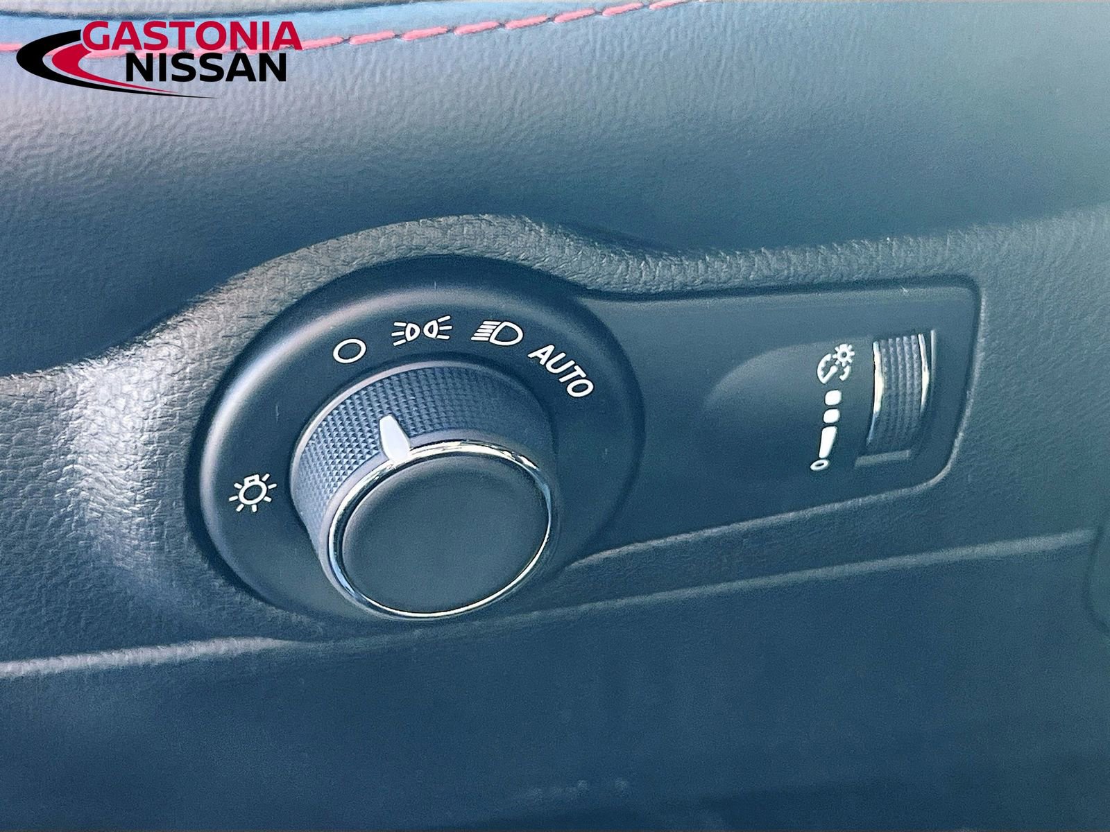 Used 2024 Dodge Durango GT image 13