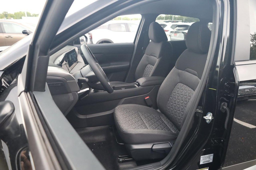 New 2026 Nissan Kicks SV image 8