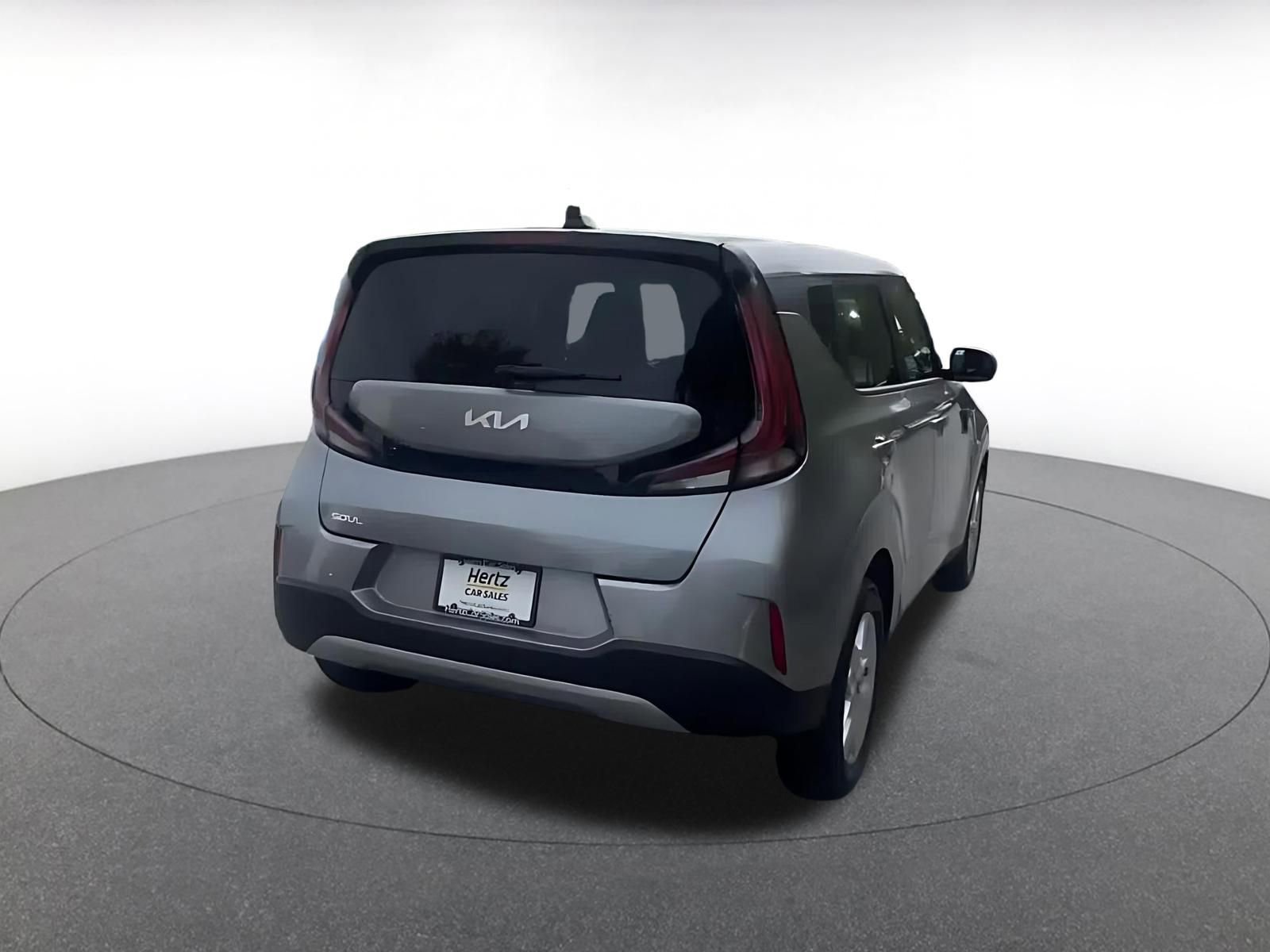 Used 2025 Kia Soul LX w/ LX Technology Package FWD image 15