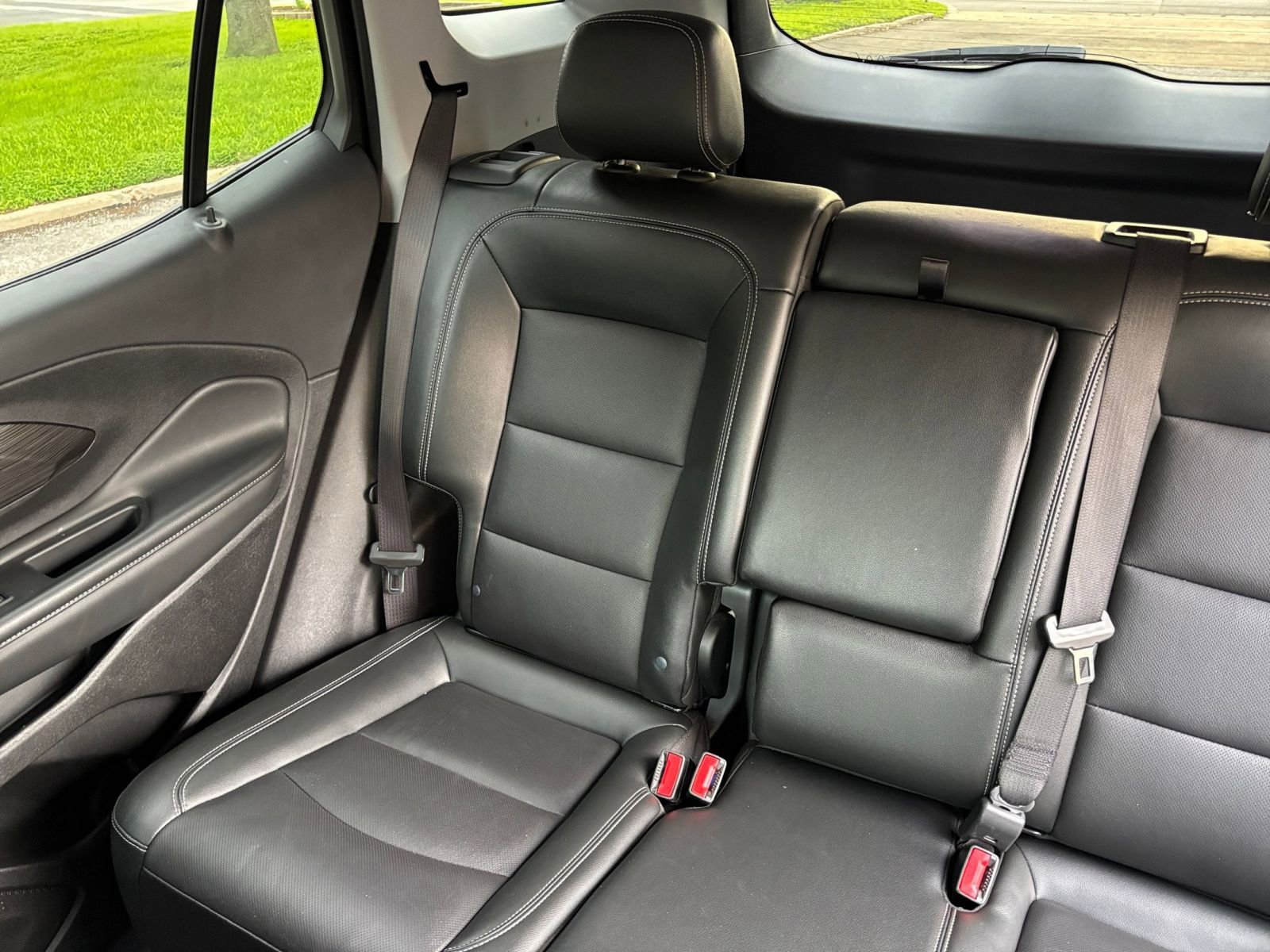 Used 2024 GMC Terrain SLT AWD/4WD image 34