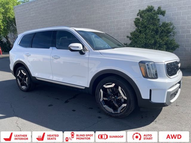 Used 2023 Kia Telluride EX w/ EX Captain's Chair Package image 1