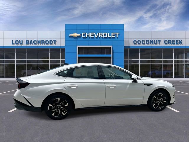 Used 2025 Hyundai Sonata SEL FWD image 9