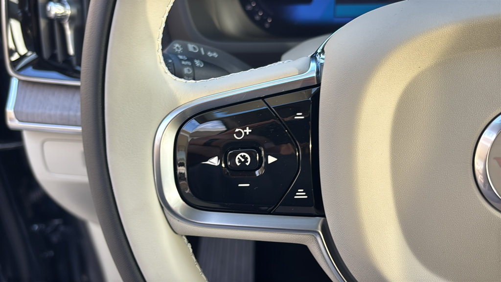 New 2027 Volvo XC90 B6 Ultra AWD/4WD image 17